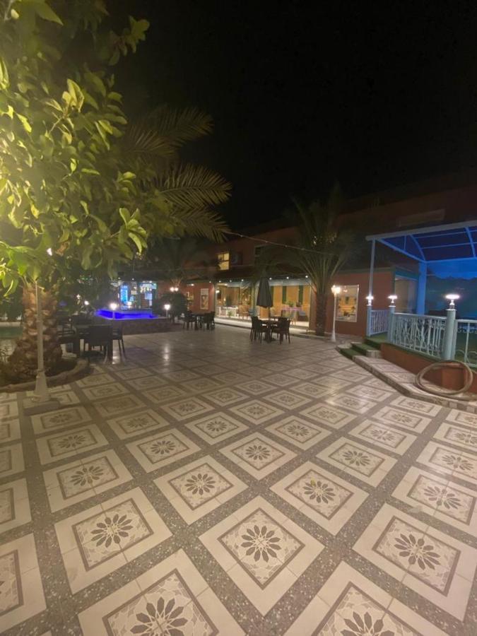 فندق ادوماتو Adomato Hotel Dawmat al-Jandal Exterior foto