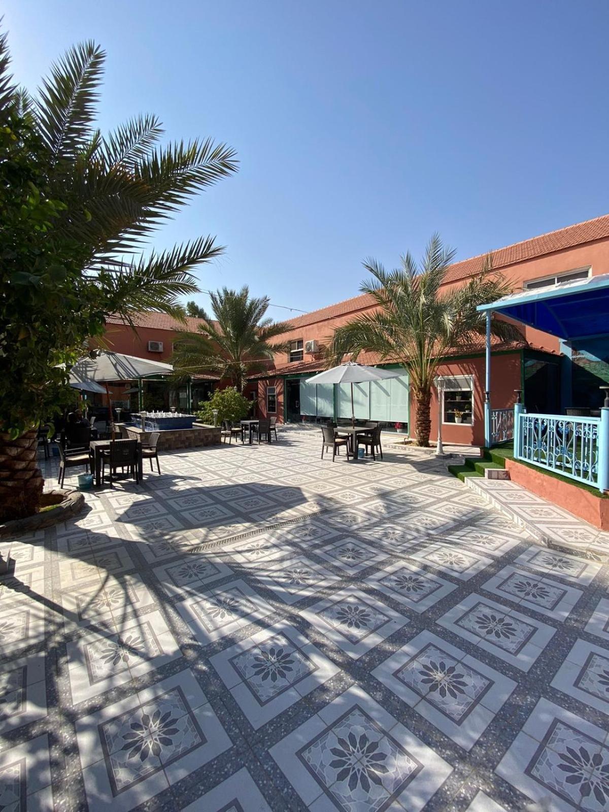 فندق ادوماتو Adomato Hotel Dawmat al-Jandal Exterior foto